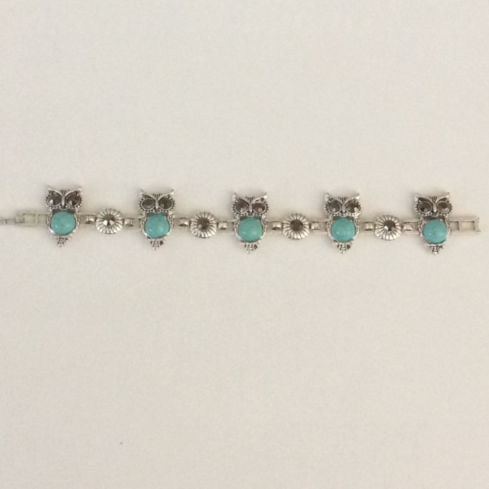 a turquoise owl 🦉 silver plated bracelet 💕💕💕